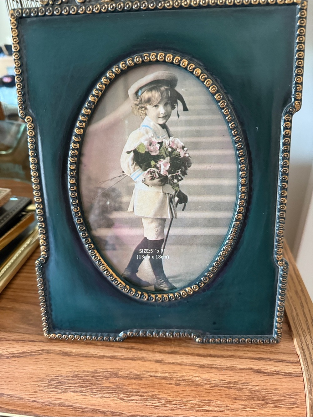 Vintage Decorative Oval Photo Frame with gold embellishment - Home Accents